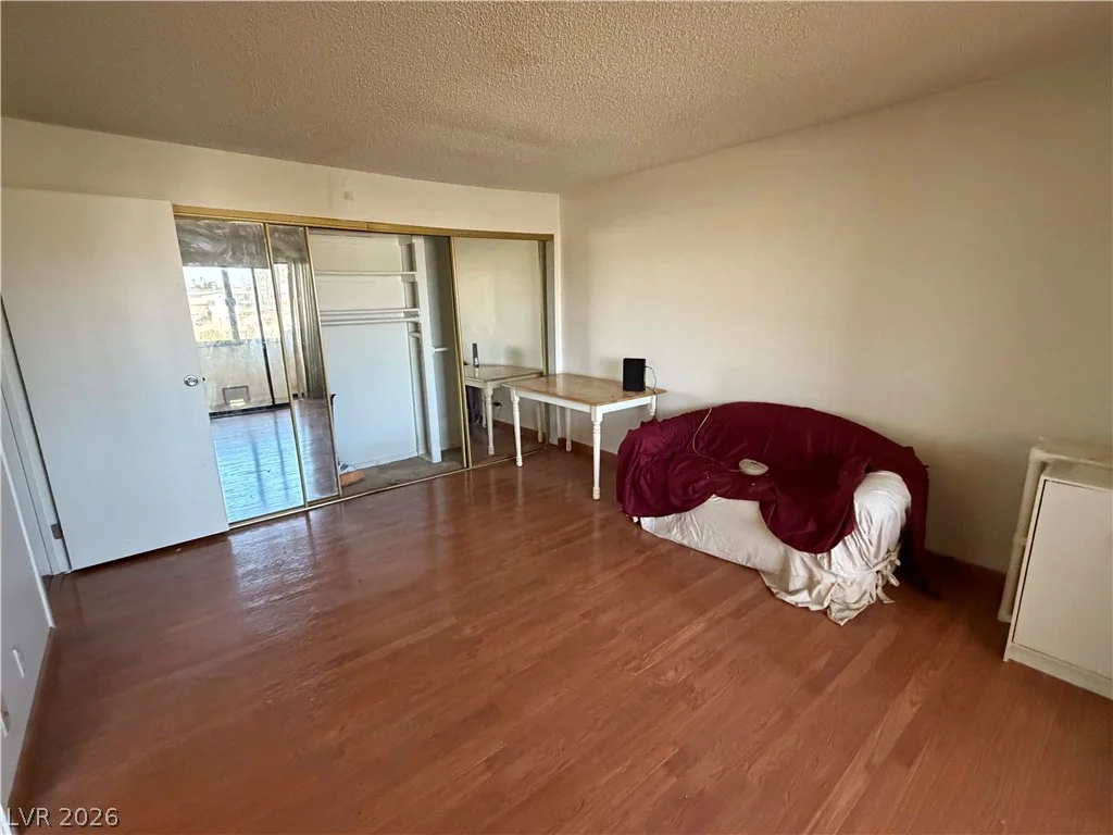 2080 Karen, Las Vegas, NV 89169