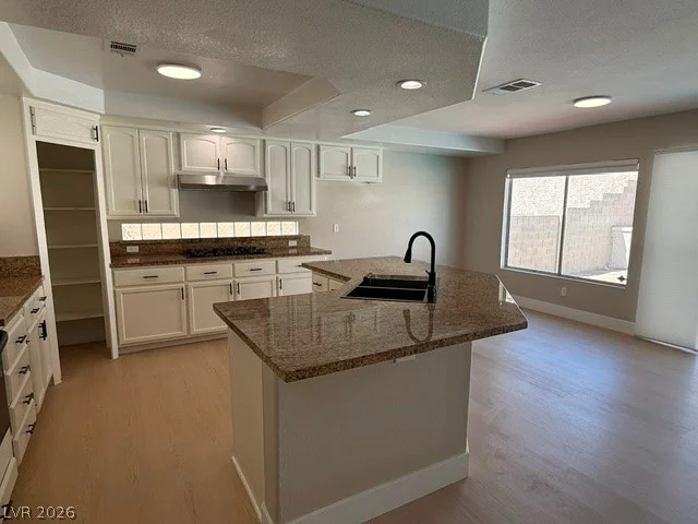 3709 Dorrington, Las Vegas, NV 89129