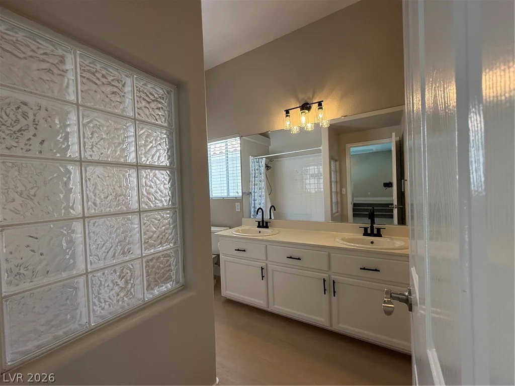 3709 Dorrington, Las Vegas, NV 89129