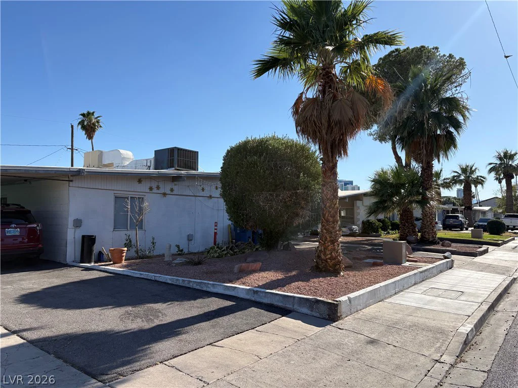 1300 Saint Louis, Las Vegas, NV 89104