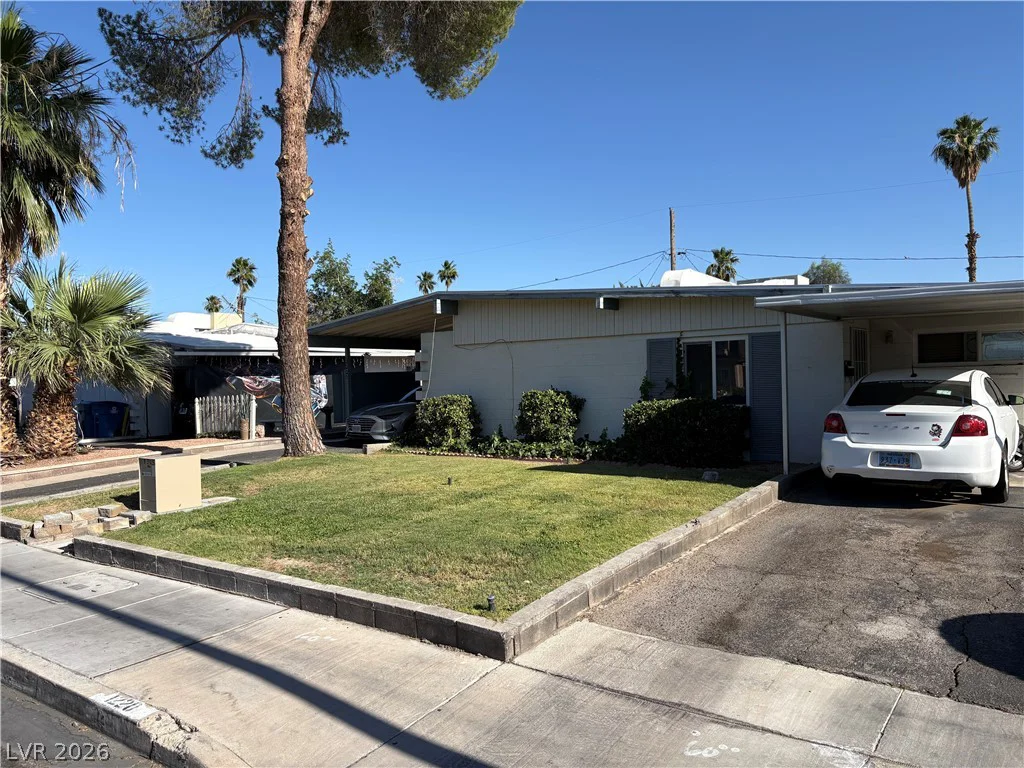 1220 Saint Louis, Las Vegas, NV 89104