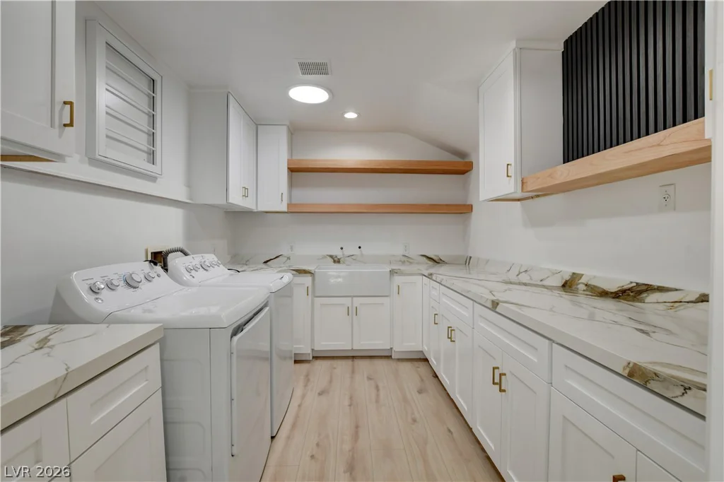 2001 Silver, Las Vegas, NV 89102