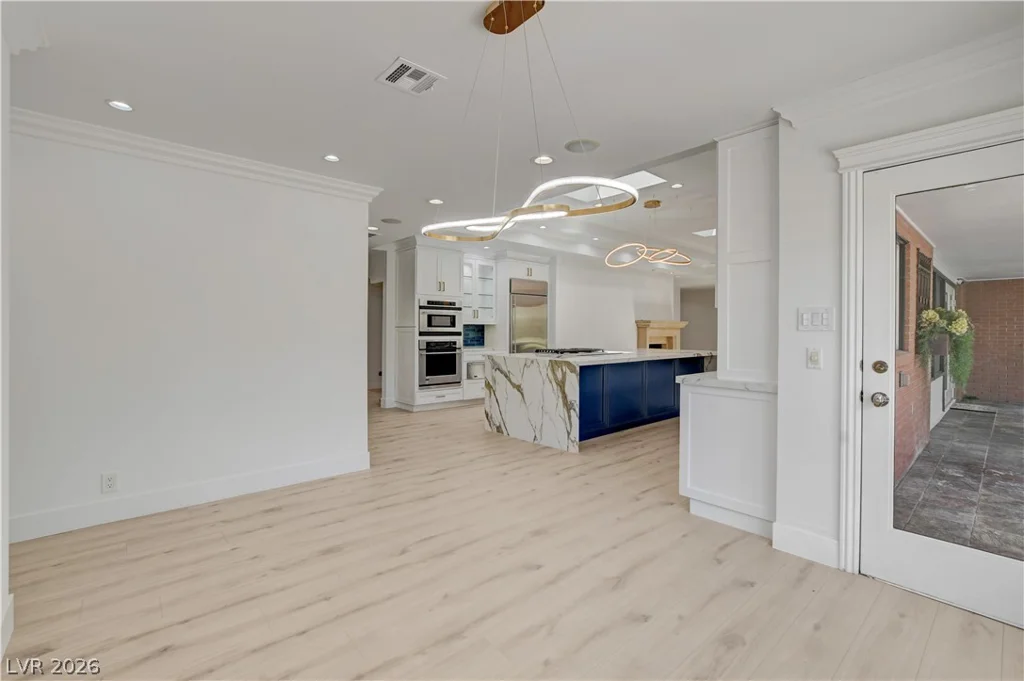 2001 Silver, Las Vegas, NV 89102