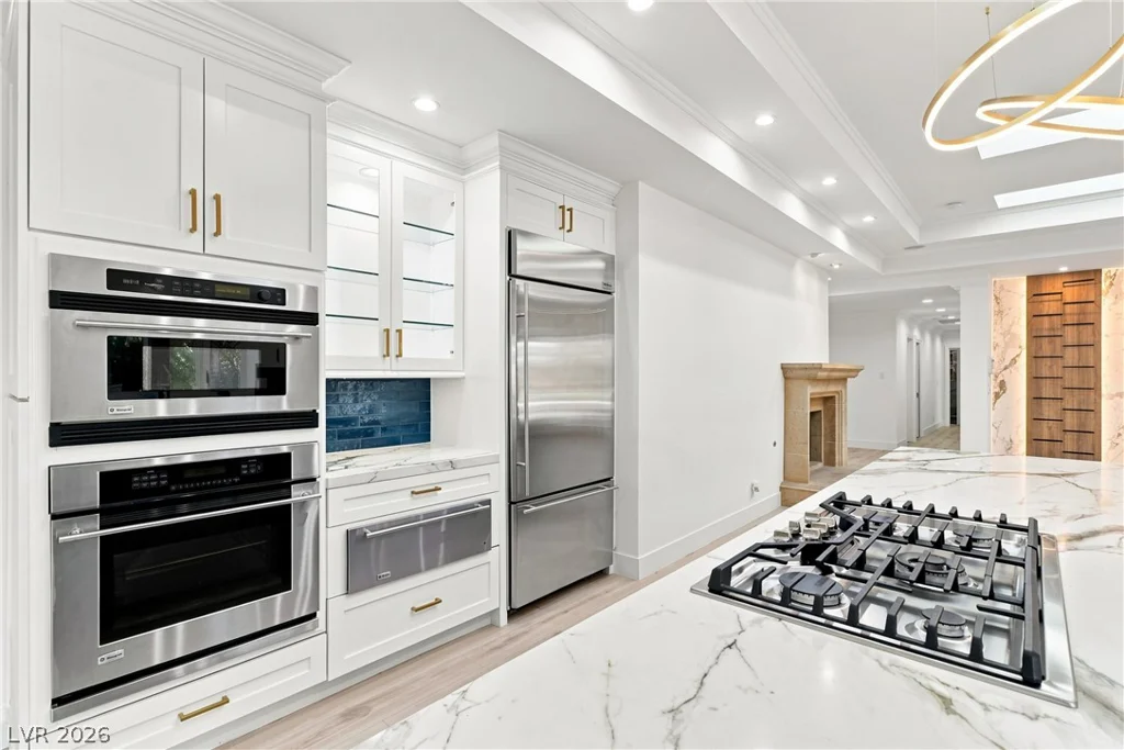 2001 Silver, Las Vegas, NV 89102