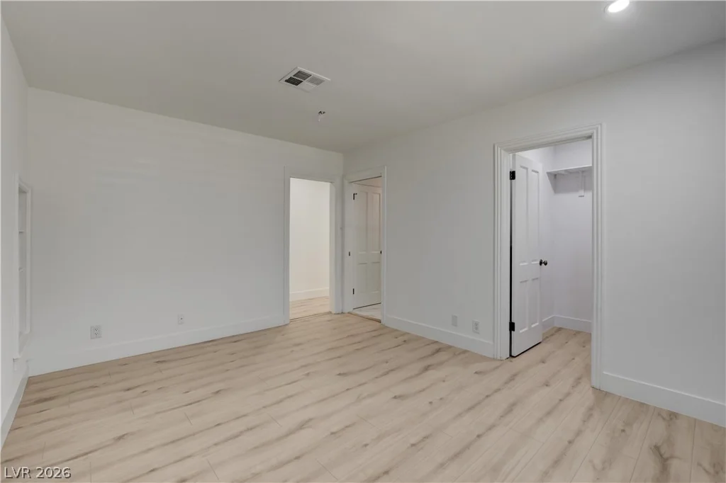 2001 Silver, Las Vegas, NV 89102