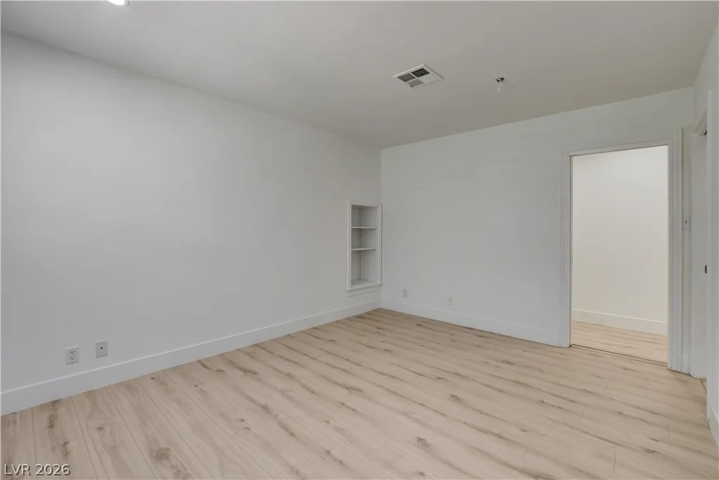 2001 Silver, Las Vegas, NV 89102