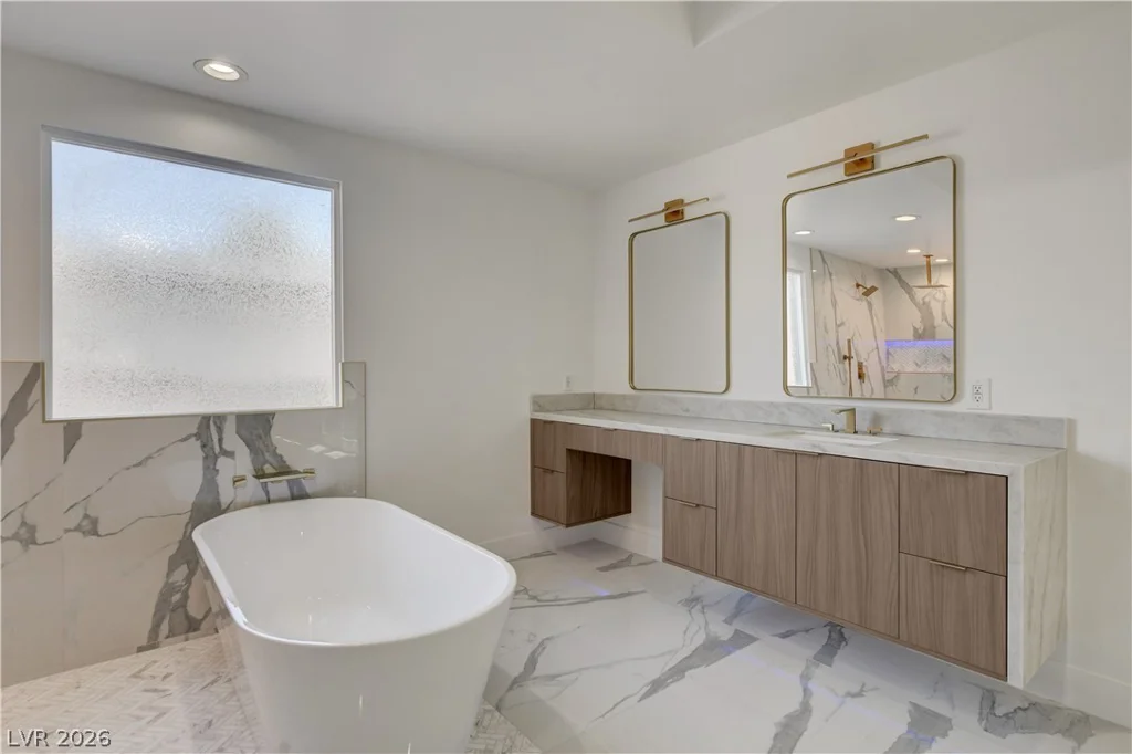 2001 Silver, Las Vegas, NV 89102