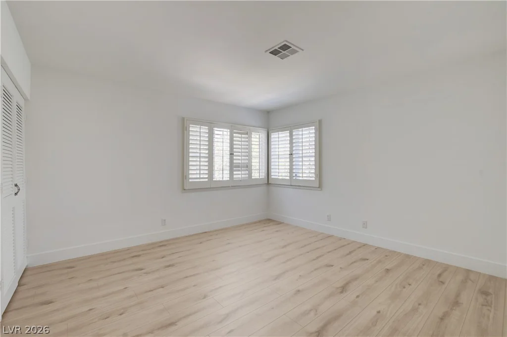 2001 Silver, Las Vegas, NV 89102