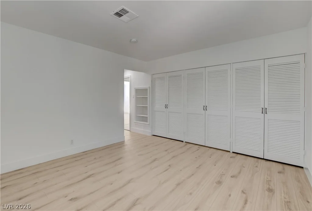 2001 Silver, Las Vegas, NV 89102