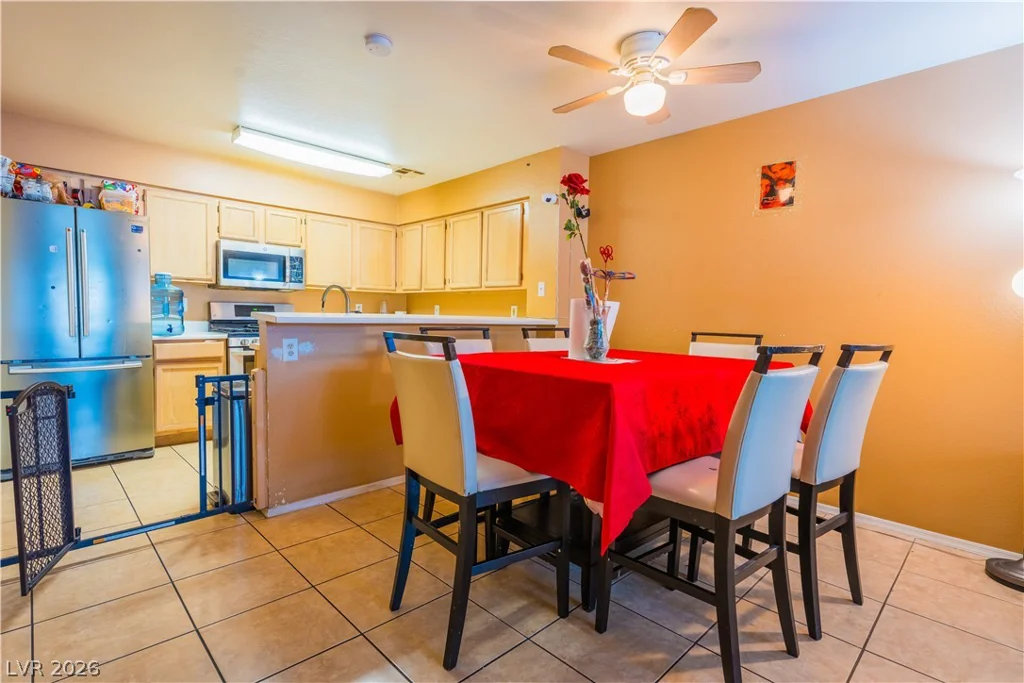 2124 Willowbury, Las Vegas, NV 89108