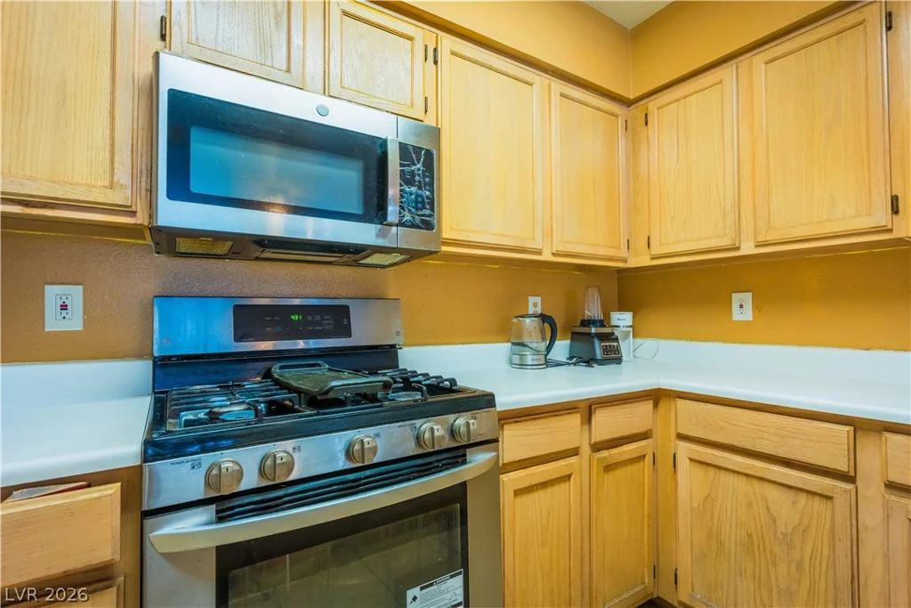 2124 Willowbury, Las Vegas, NV 89108