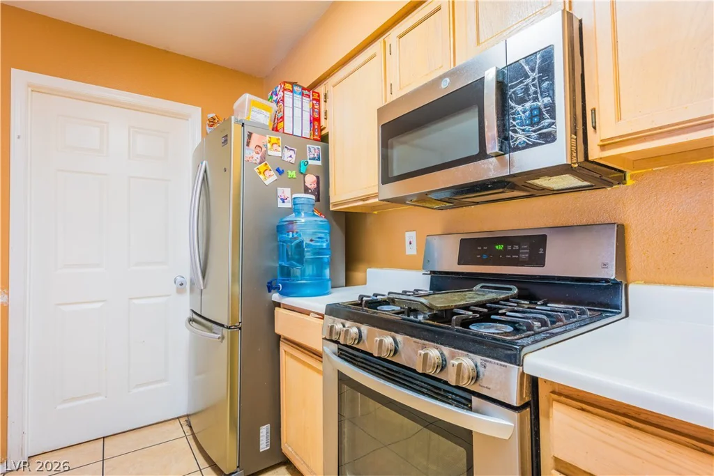 2124 Willowbury, Las Vegas, NV 89108