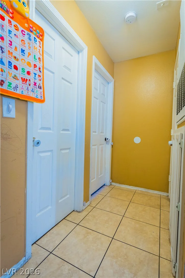 2124 Willowbury, Las Vegas, NV 89108