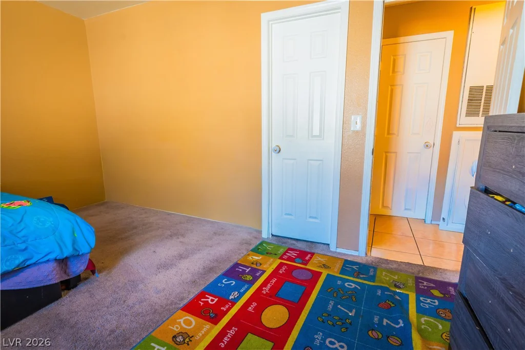 2124 Willowbury, Las Vegas, NV 89108