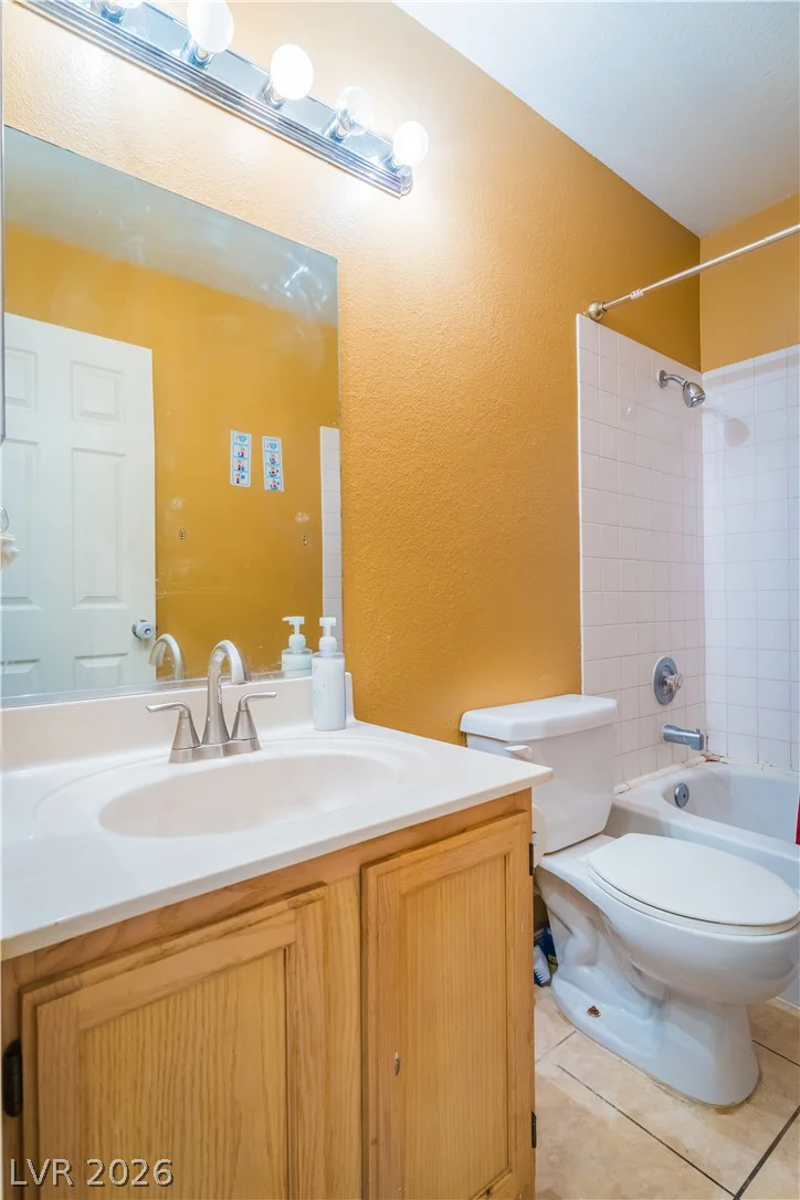 2124 Willowbury, Las Vegas, NV 89108