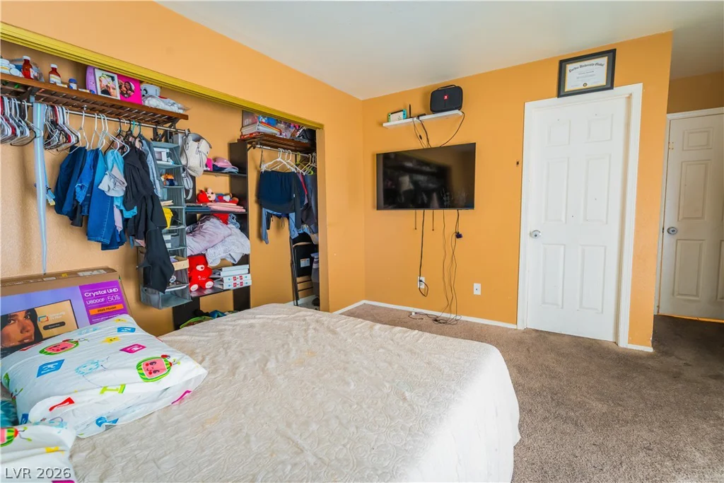 2124 Willowbury, Las Vegas, NV 89108