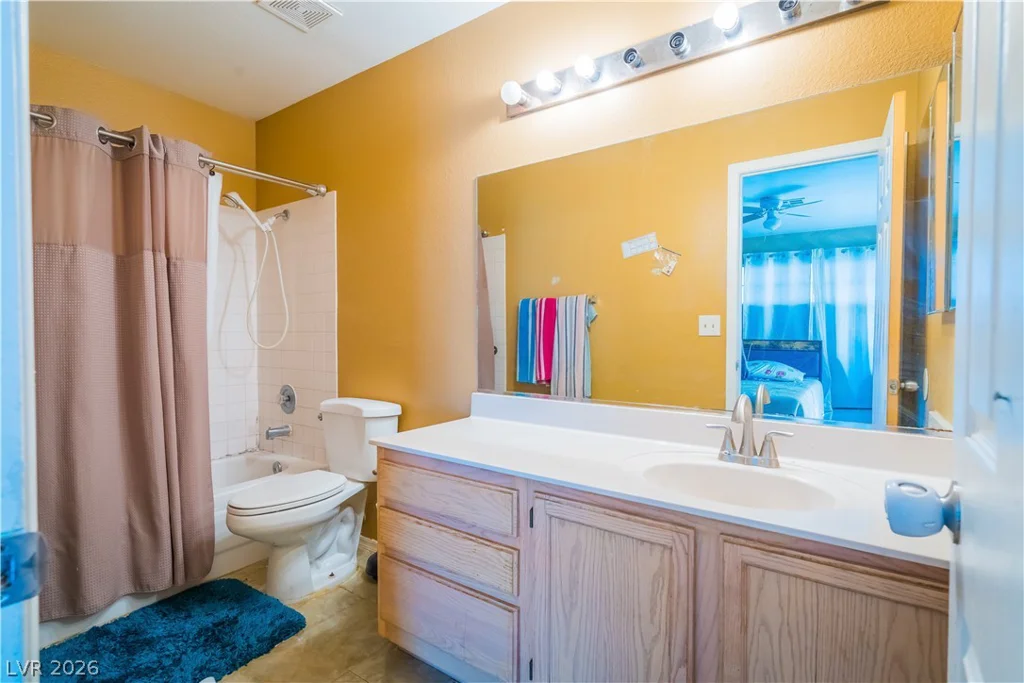 2124 Willowbury, Las Vegas, NV 89108