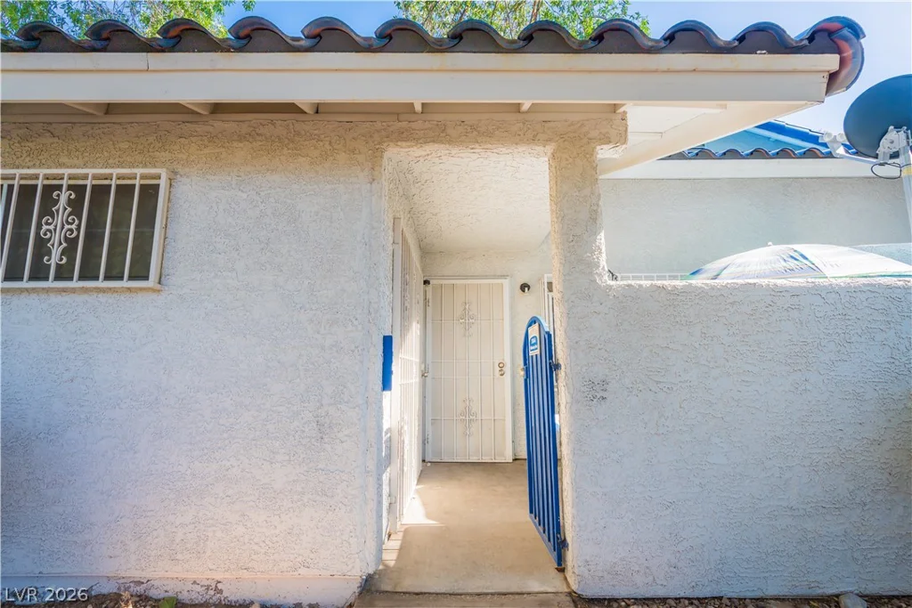 2124 Willowbury, Las Vegas, NV 89108