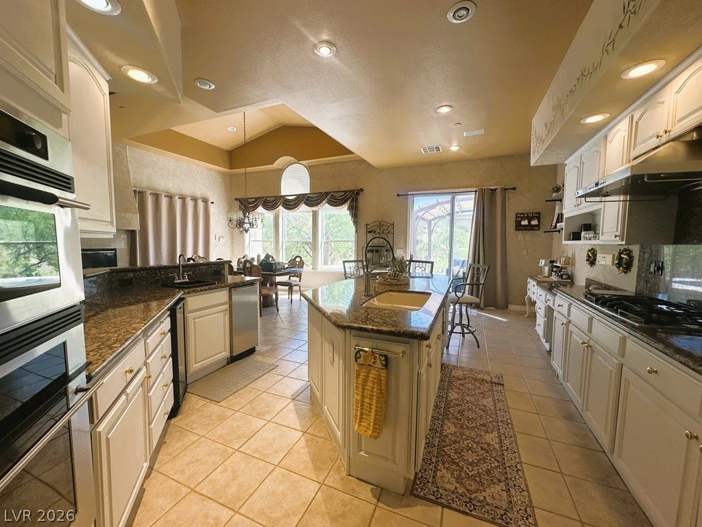 27 Via Paradiso, Henderson, NV 89011
