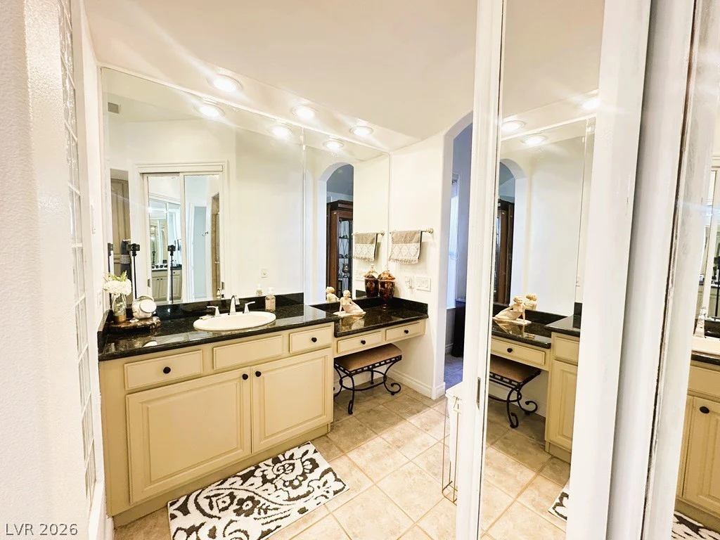 27 Via Paradiso, Henderson, NV 89011