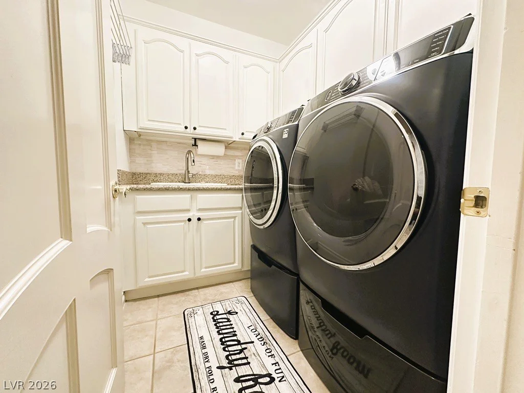 27 Via Paradiso, Henderson, NV 89011