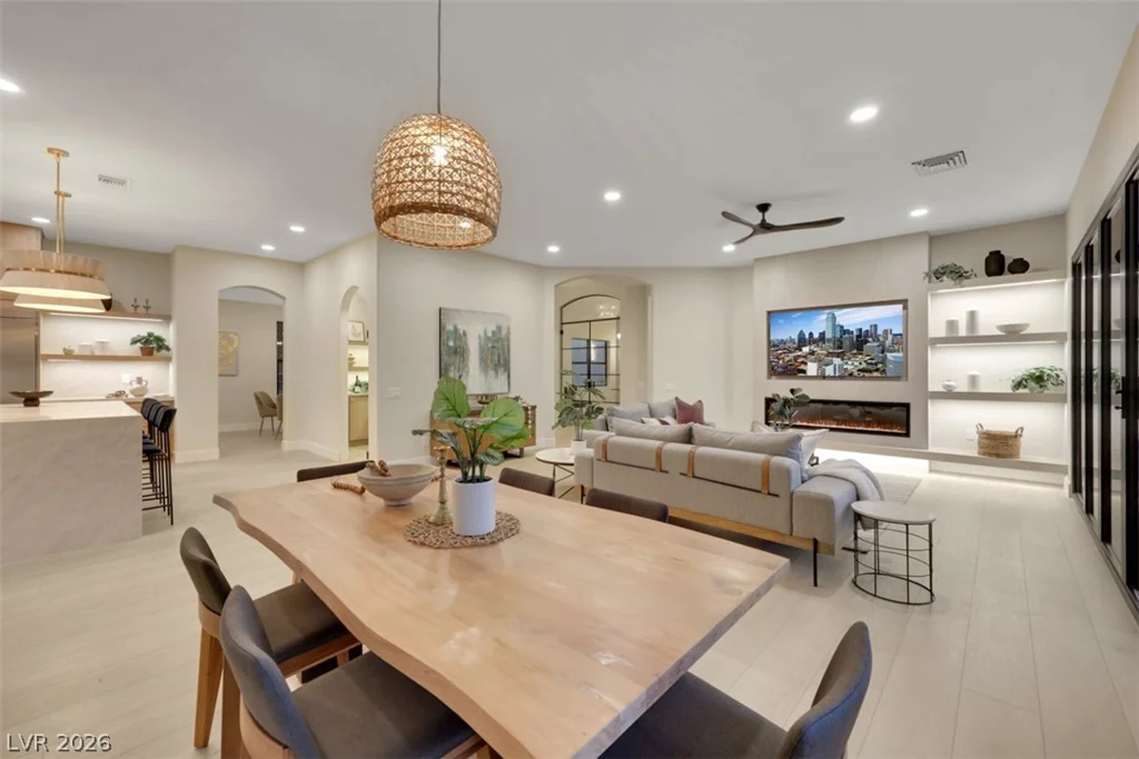 9704 Camden Hills, Las Vegas, NV 89145