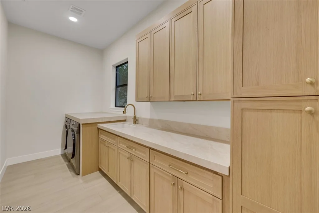 9704 Camden Hills, Las Vegas, NV 89145