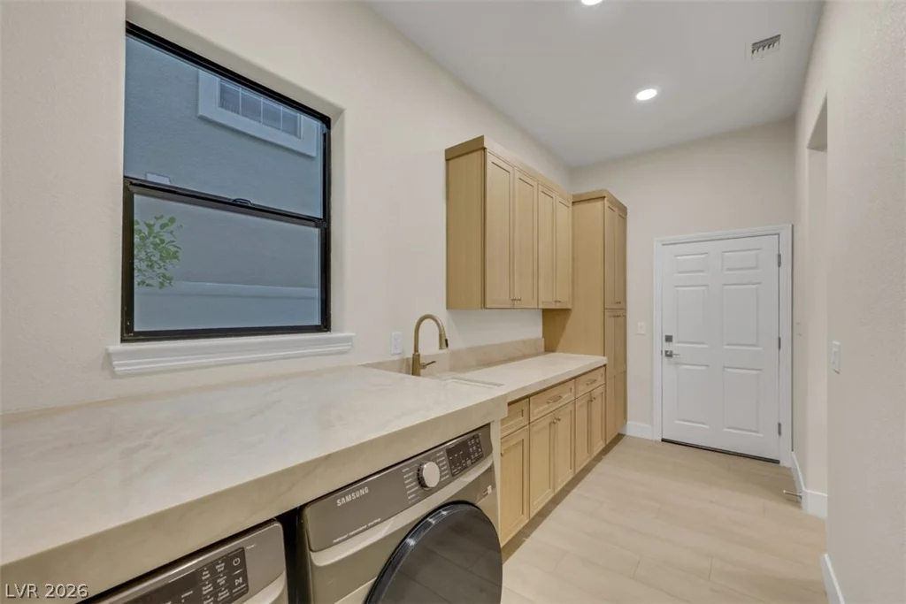 9704 Camden Hills, Las Vegas, NV 89145