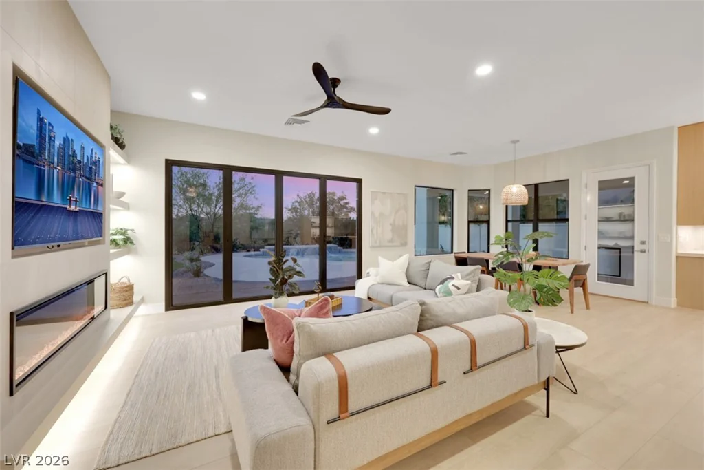 9704 Camden Hills, Las Vegas, NV 89145