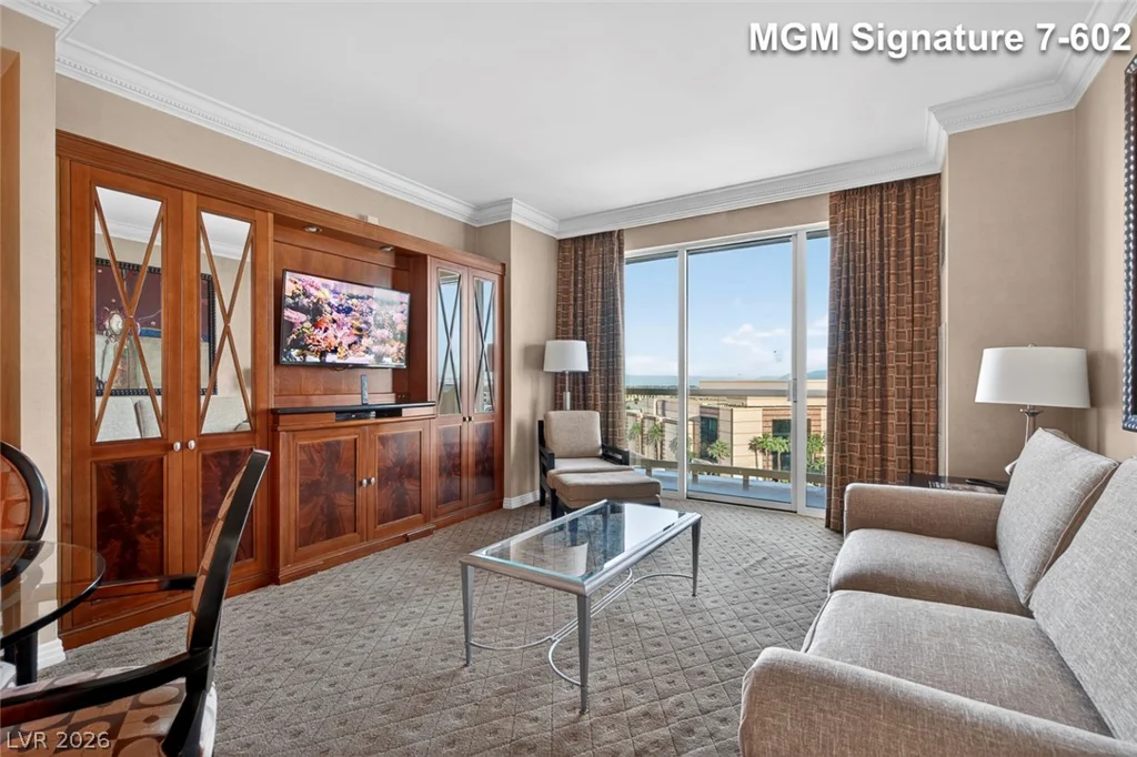 145 Harmon, Las Vegas, NV 89109