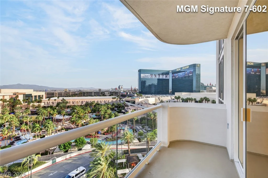 145 Harmon, Las Vegas, NV 89109