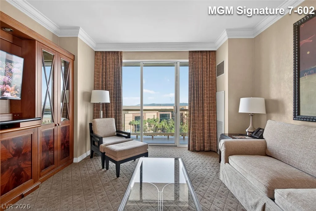 145 Harmon, Las Vegas, NV 89109