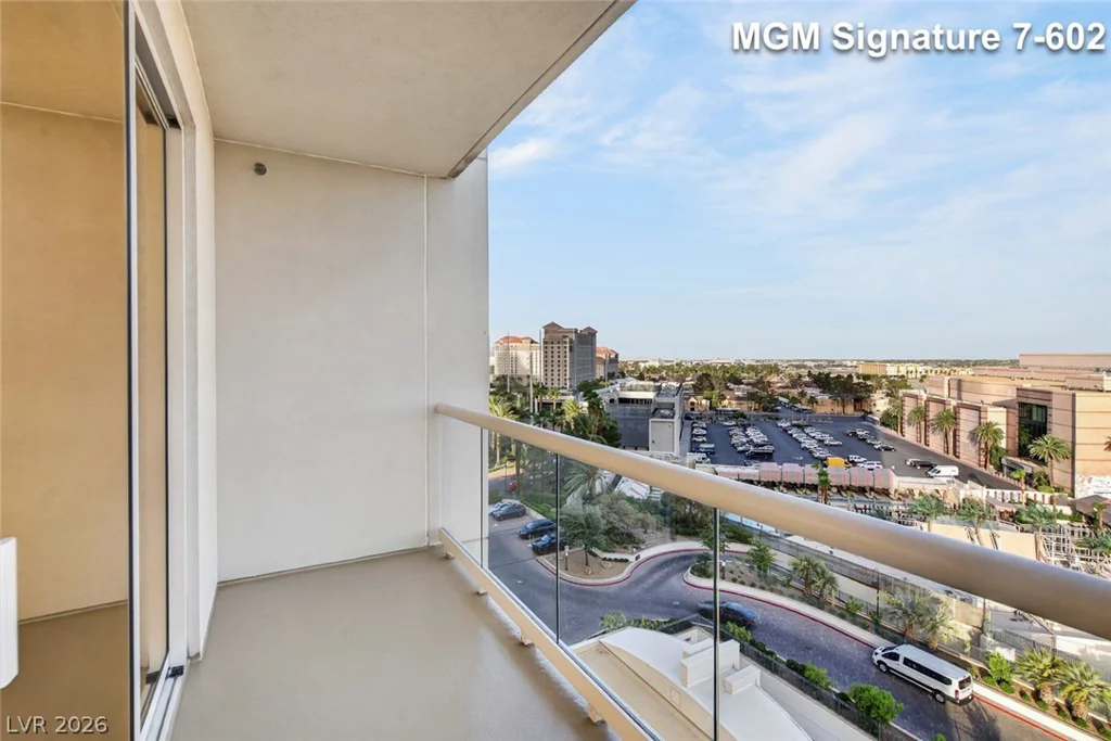 145 Harmon, Las Vegas, NV 89109