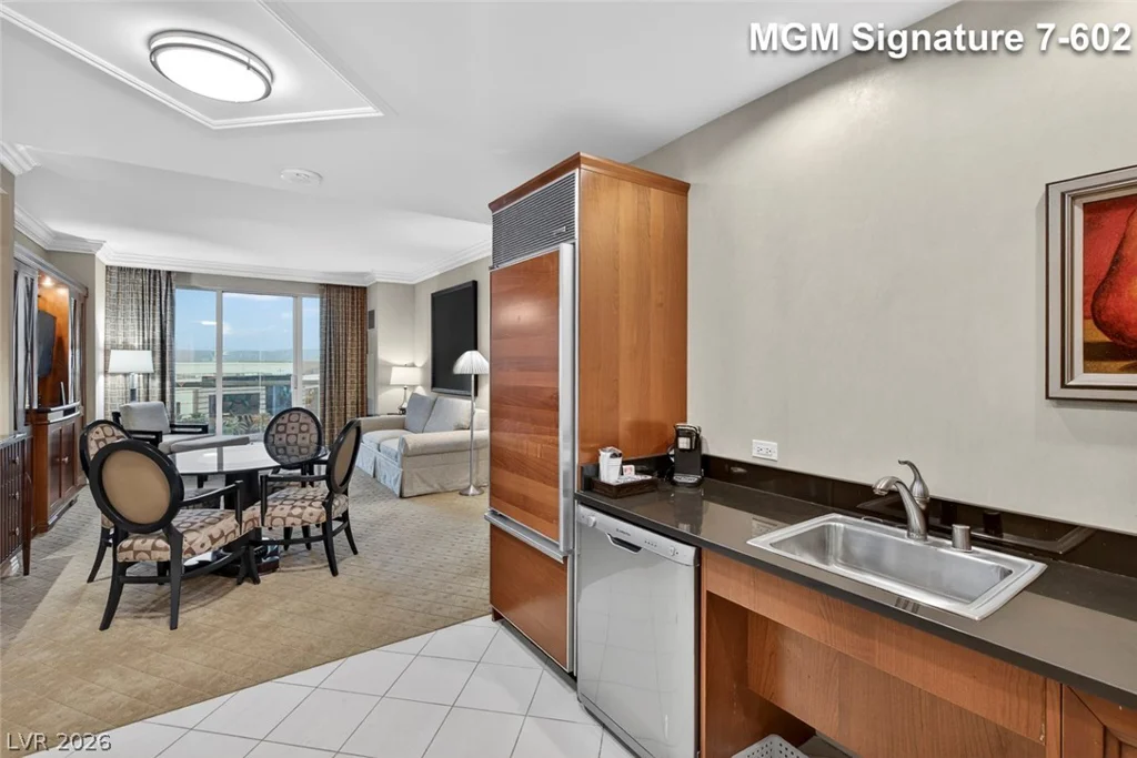 145 Harmon, Las Vegas, NV 89109