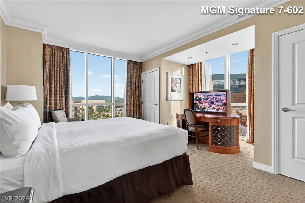 145 Harmon, Las Vegas, NV 89109