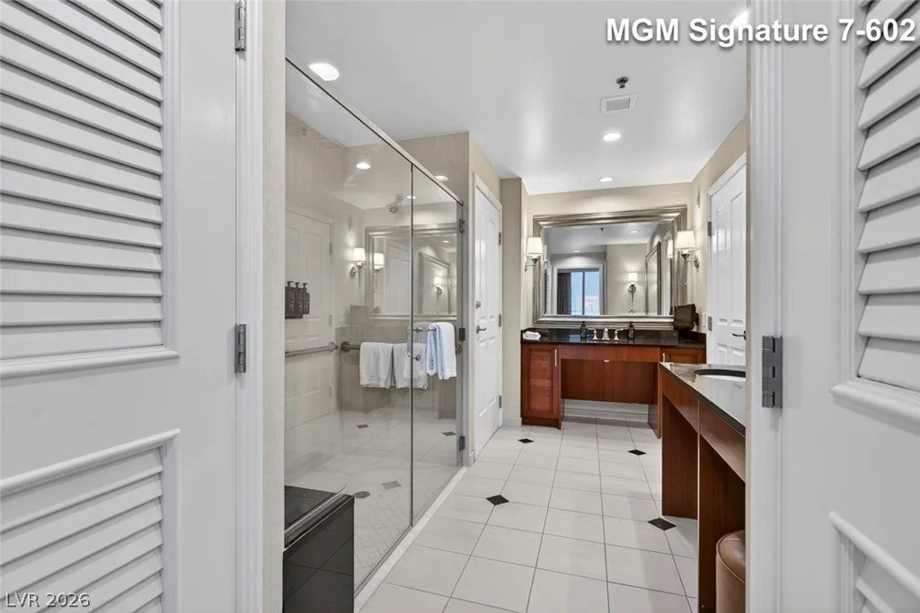 145 Harmon, Las Vegas, NV 89109
