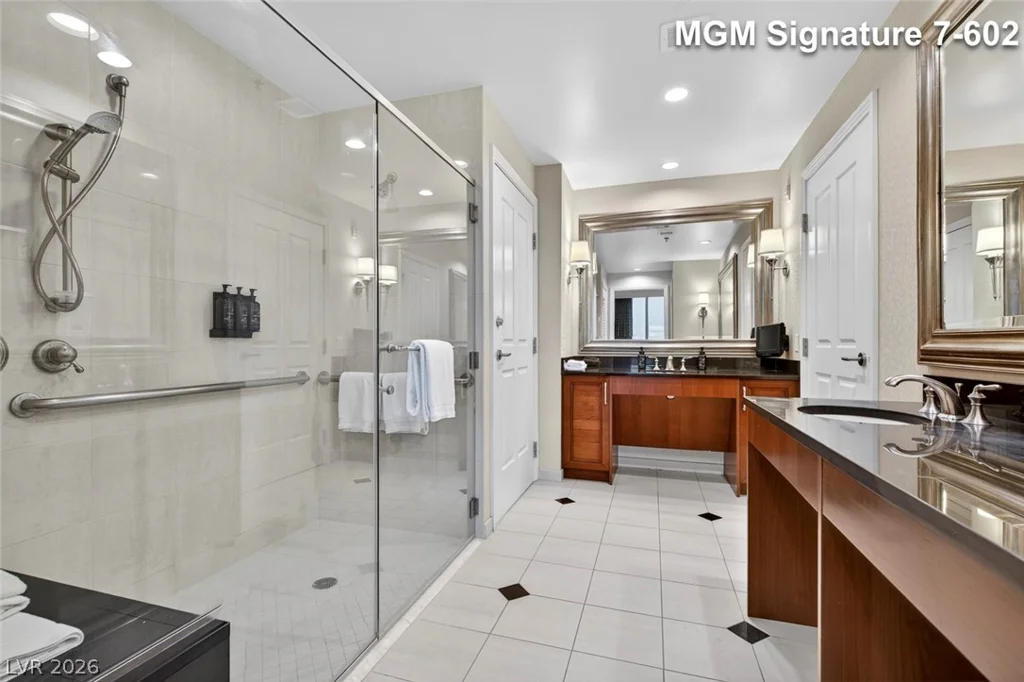 145 Harmon, Las Vegas, NV 89109