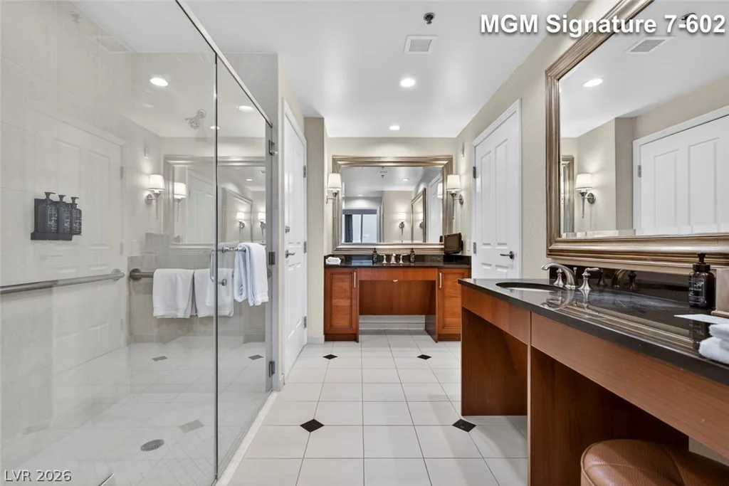 145 Harmon, Las Vegas, NV 89109