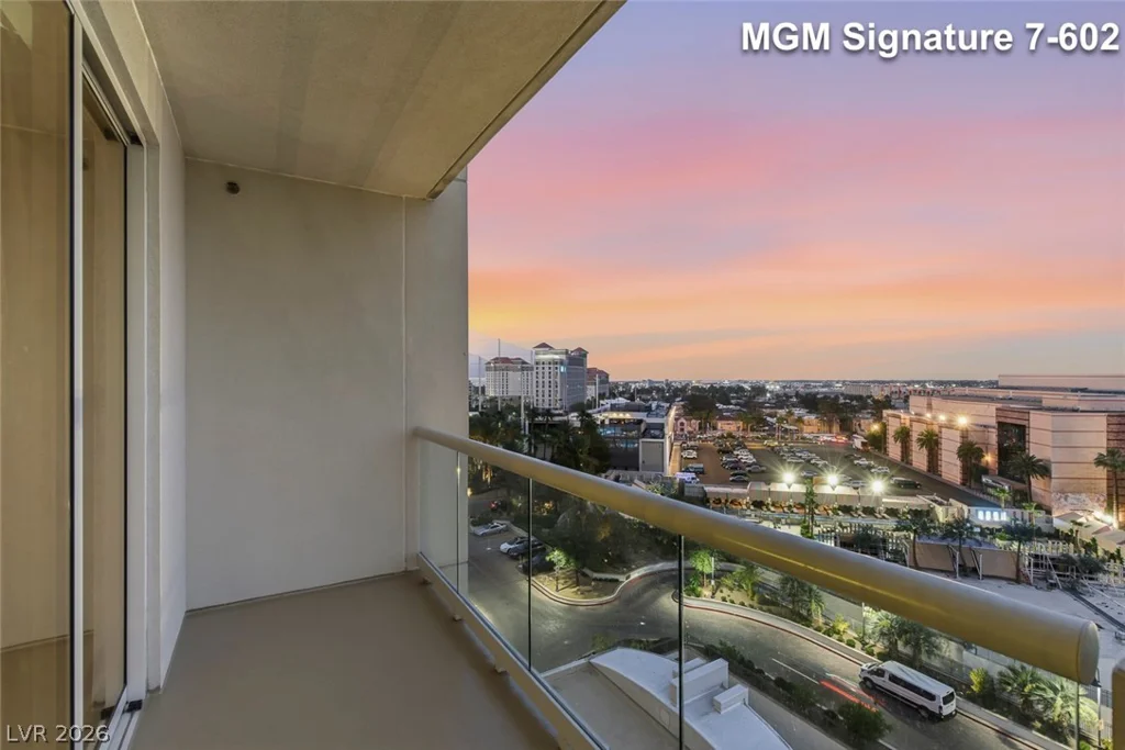 145 Harmon, Las Vegas, NV 89109