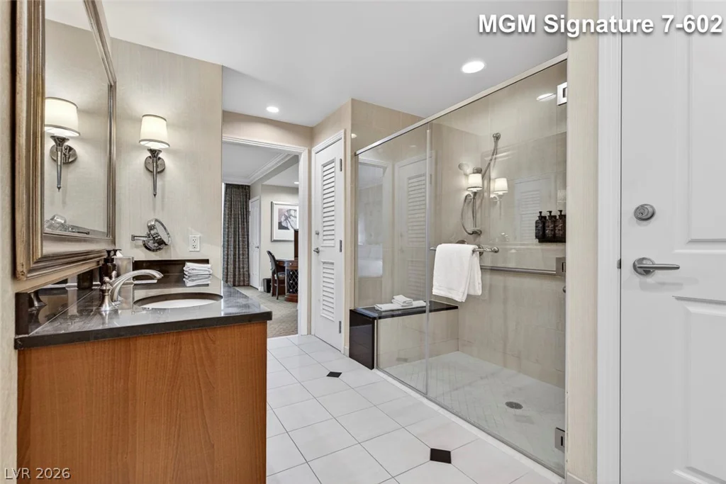 145 Harmon, Las Vegas, NV 89109