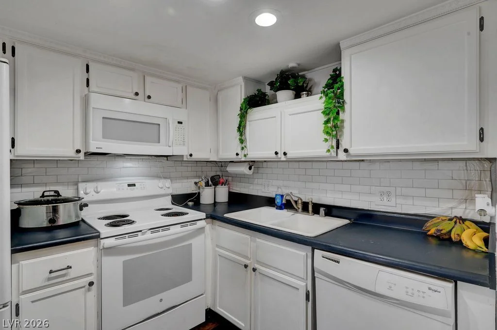 7600 Cromberg, Las Vegas, NV 89145