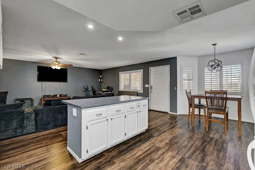 7600 Cromberg, Las Vegas, NV 89145