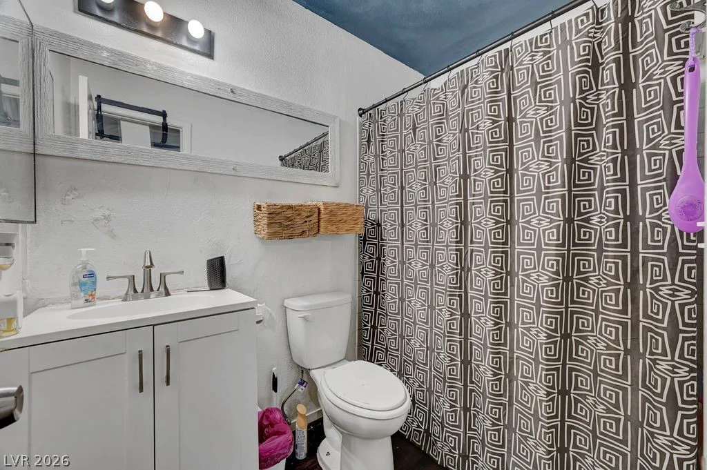 7600 Cromberg, Las Vegas, NV 89145
