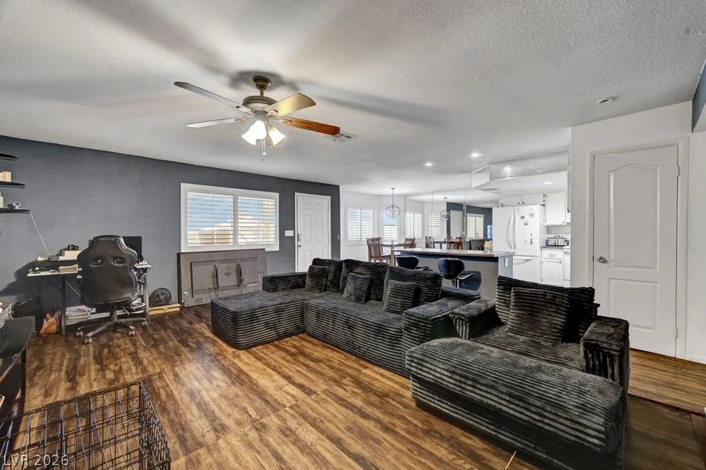 7600 Cromberg, Las Vegas, NV 89145