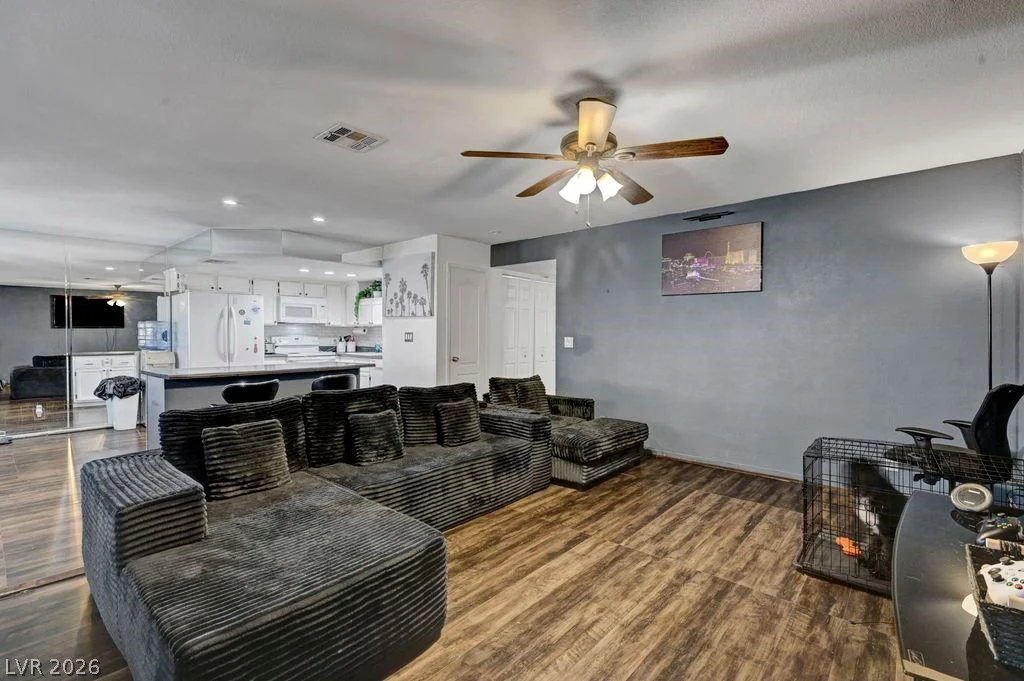 7600 Cromberg, Las Vegas, NV 89145