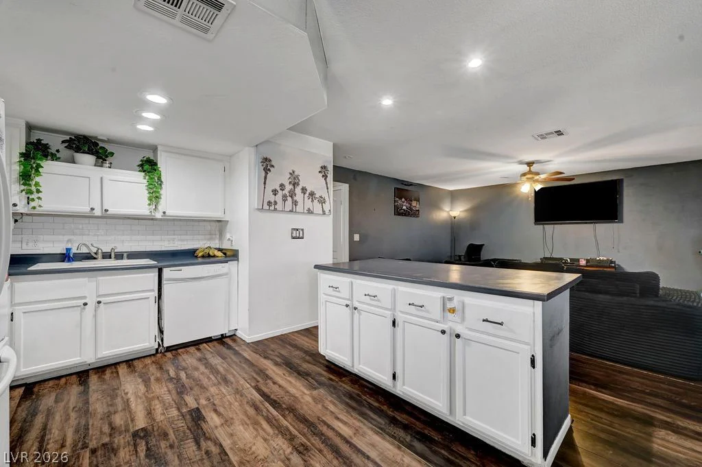 7600 Cromberg, Las Vegas, NV 89145