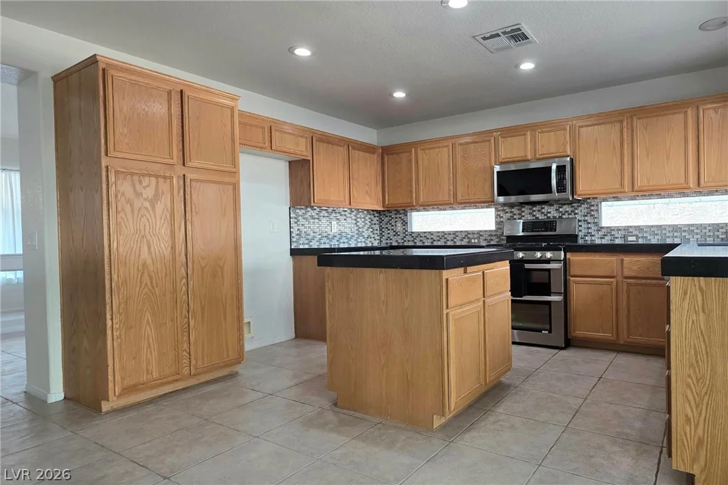1420 Rose Garden, Las Vegas, NV 89142