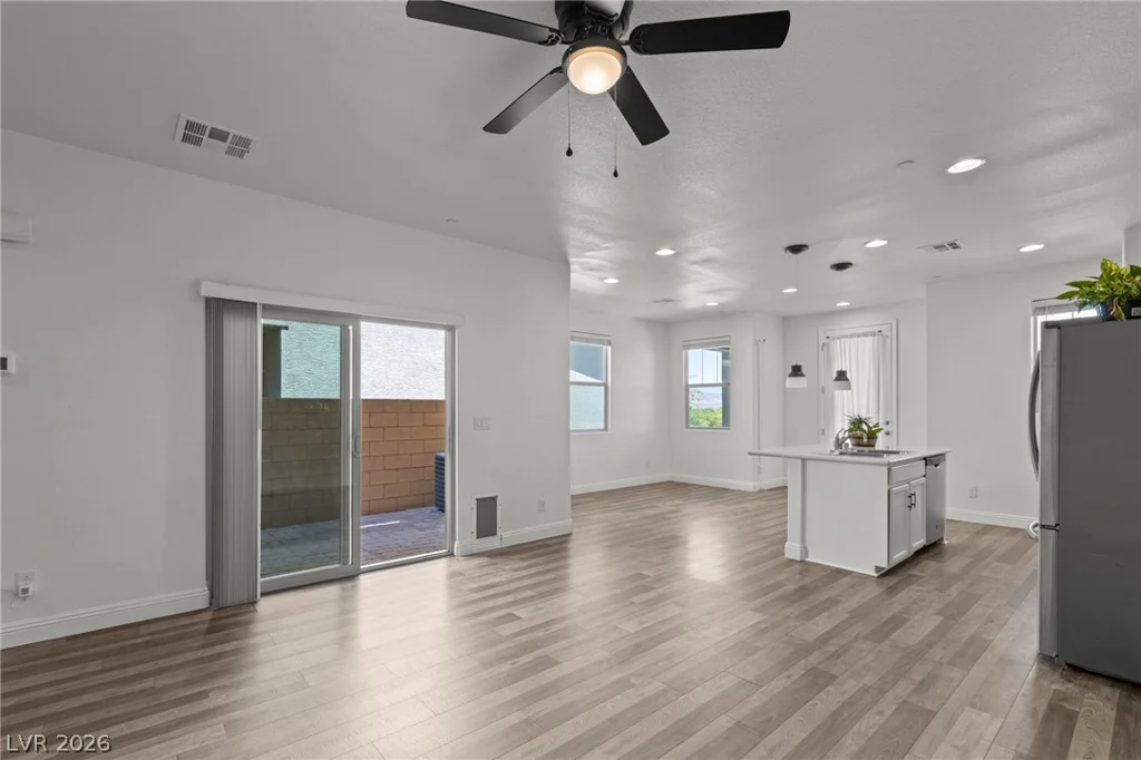 937 Sunset, Henderson, NV 89011