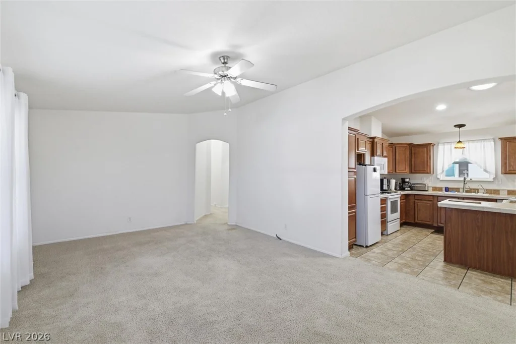 841 Montecito, Pahrump, NV 89048