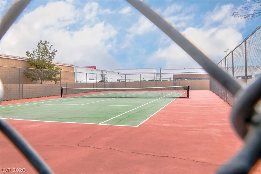 5055 Hacienda, Las Vegas, NV 89118